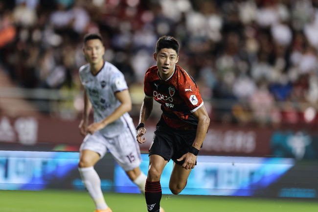 포항스틸야드/ K리그1/ 포항스틸러스 vs 김천상무프로축구단/ 포항 허용준/ 사진 곽동혁