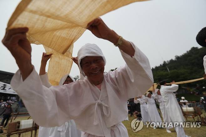 길쌈놀이 ※ 사진은 기사 내용과 관계없습니다. [연합뉴스 자료사진]