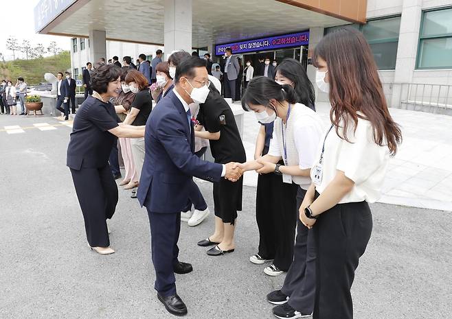 자연인으로 돌아가는 이차영 괴산군수 [괴산군 제공. 재판매 및 DB 금지]