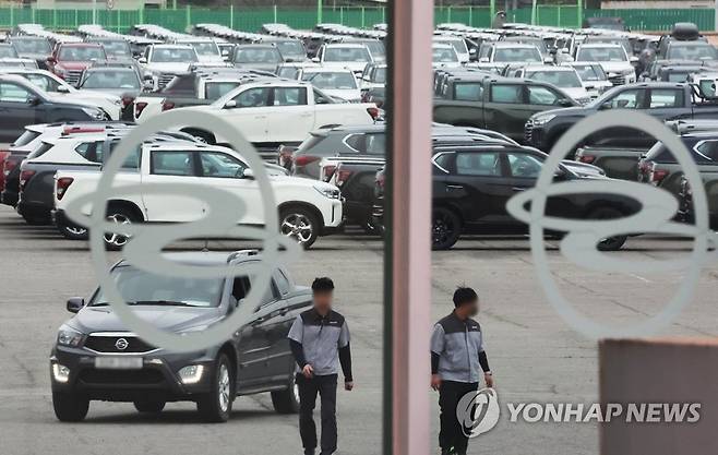 쌍용차 새주인 후보 'KG그룹 컨소시엄' 13일 오후 경기도 평택시 쌍용자동차 평택출고센터 모습. 2022.5.13 xanadu@yna.co.kr