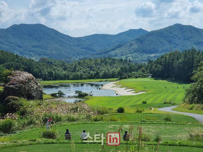 국내 골프장에서 라운드 중인 골퍼들. (사진=이데일리DB)