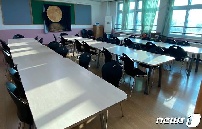 충북교육청은 학생자치회 회의실 구축을 지원한다. 사진은 청주 중앙중학교에 설치된 회의실.© 뉴스1