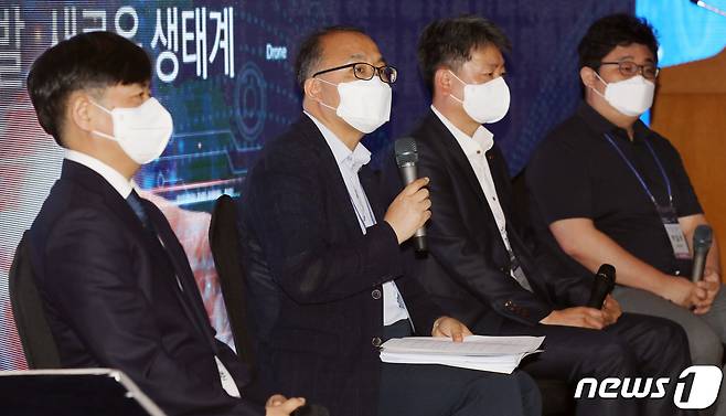 윤진환 국토교통부 종합교통정책관이 29일 서울 중구 롯데호텔에서 열린 '뉴스1 미래산업포럼 2022'에서 모빌리티 현재와 미래, 자율주행을 주제로 토론을 하고 있다. 2022.6.29/뉴스1 © News1 민경석 기자