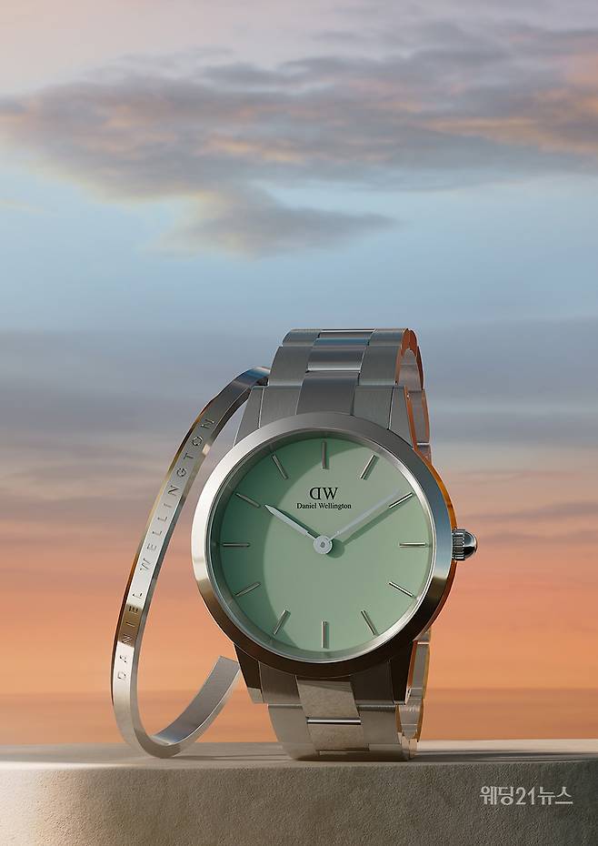사진 : 다니엘 웰링턴(DANIEL WELLINGTON) 2022 썸머 캠페인. 파스텔컬렉션 민트 (사진제공 : 다니엘 웰링턴)