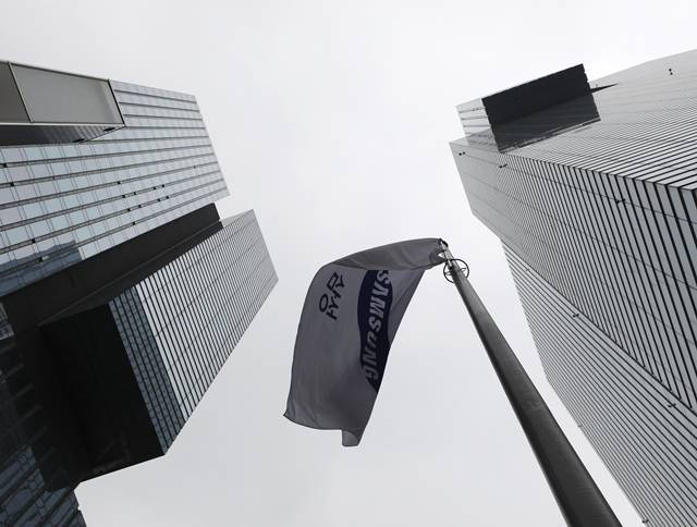 삼성전자 주가가 좀처럼 5만원대에서 벗어나지 못하고 있다./사진=뉴스1