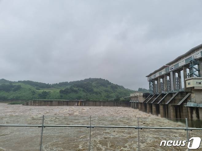 군남댐 방류 현장.© 뉴스1