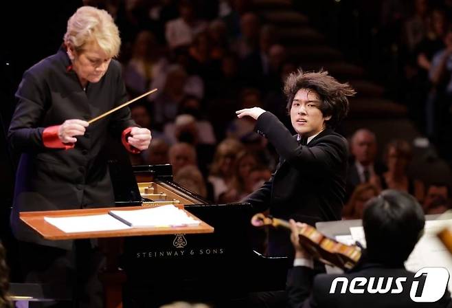 피아니스트 임윤찬(18)이 세계적인 피아노 콩쿠르인 '제16회 반 클라이번 국제 피아노 콩쿠르'에서 우승했다. 올해 60년을 맞은 이 대회 역사상 최연소 우승이다. (반 클라이번 재단 트위터) 2022.6.19/뉴스1