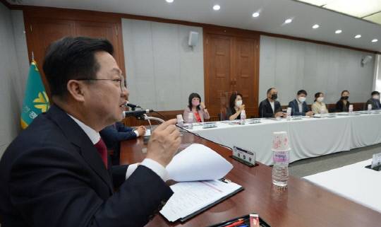 회의 주재하는 이장우 대전시장. 사진=연합뉴스