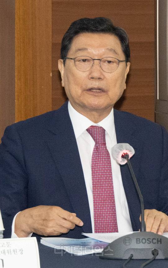 니어재단 창립 15주년 기념 세미나, 정덕구 니어재단 이사장. 박동욱기자 fufus@