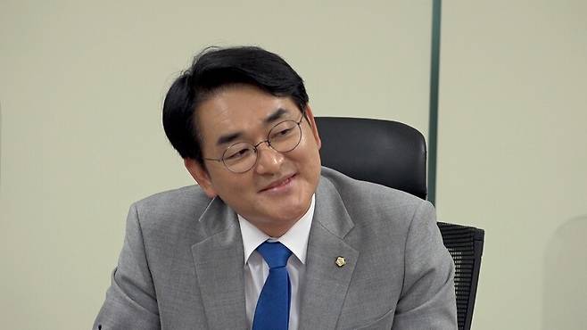 ▲박용진 더불어민주당 의원이 30일 오전 국회 의원회관 제4간담회실에서 전당대회 당 대표 출마 선언을 하고 있다. 사진=미디어오늘 영상 갈무리