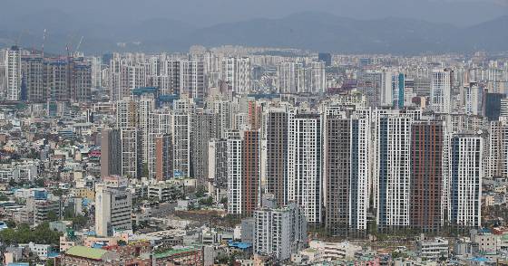 정부가 일부 지방에 투기과열지구와 조정대상지역을 해제했다. 부동산 전문가는 매물유통이 자유롭겠지만 매수자들의 매입 의지는 높지 않을 것이라고 진단했다. /사진=뉴스1