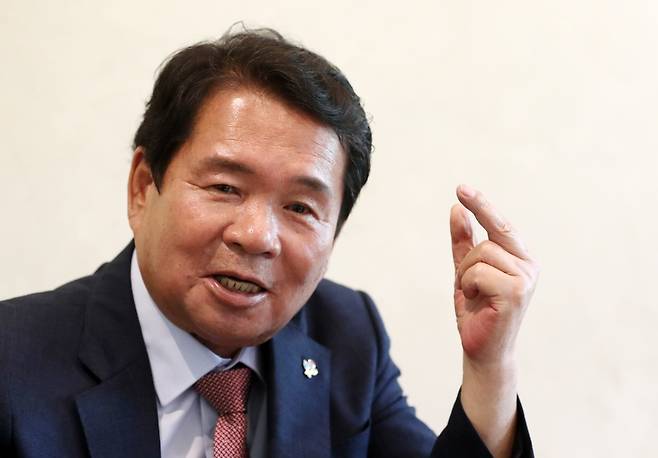 연합뉴스와 인터뷰하는 신임 신경호 강원도교육감 [촬영 양지웅]