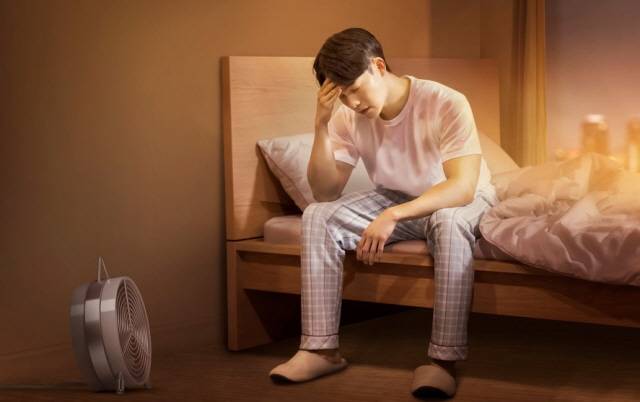 열대야에 숙면 취하는 방법으로 춥게 자지 않기, 찬물로 샤워하지 않기 등의 방법이 있다./사진=클립아트코리아