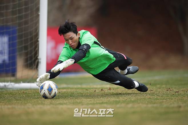 2022 FIFA 카타르 월드컵 아시아 최종예선을 앞두고 훈련 중인 김승규. [사진 대한축구협회]