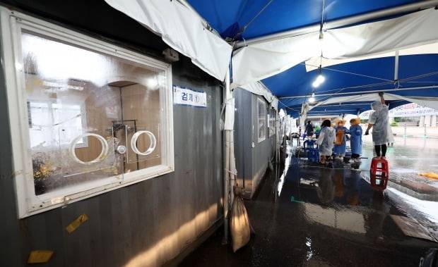 지난달 30일 운영이 종료된 서울역광장 코로나19 임시선별진료소. /사진=연합뉴스