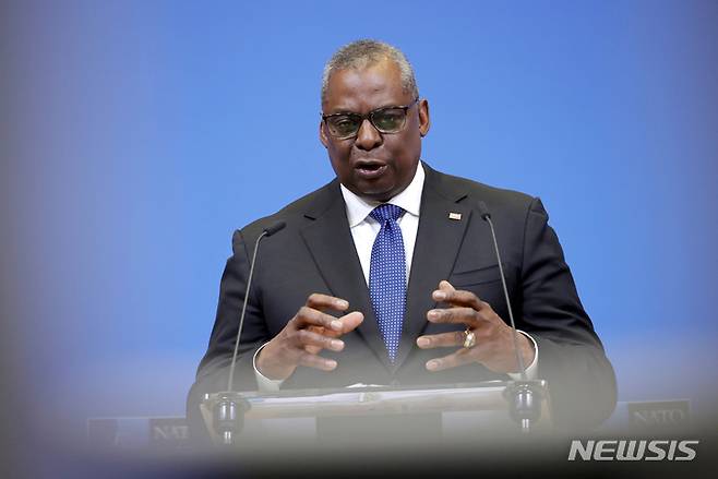 [브뤼셀=AP/뉴시스]로이드 오스틴 미국 국방장관이 지난 6월16일 브뤼셀 북대서양조약기구(NATO·나토) 본부에서 국방장관 회담 후 기자회견을 하고 있다. 2022.06.16.