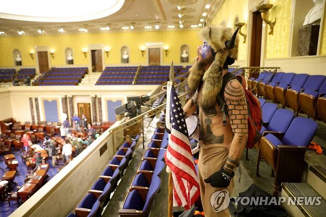 의회에 난입한 친트럼프 시위대 [AFP 연합뉴스 자료사진. DB 및 재판매 금지]