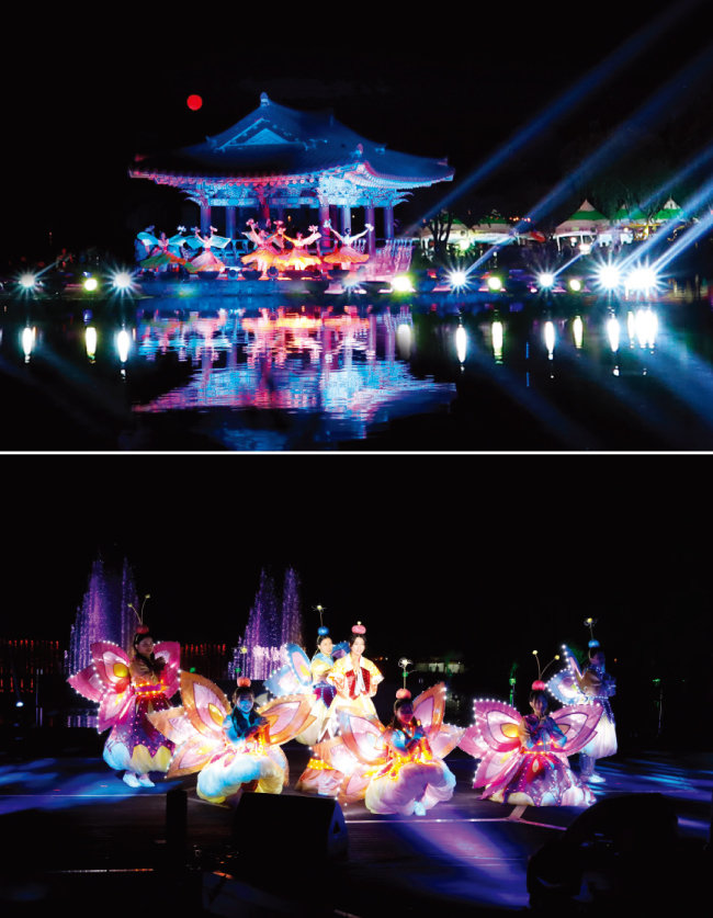 축제 기간 매일 운영되는 대형 수상 뮤지컬 ‘궁남지 판타지’. 7월 15~16일에는 서동선화를 콘셉트로 한 퍼포먼스가 열린다.