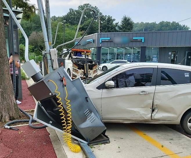 지난해 9월 인천 남동구 수산동 LPG 충전소로 돌진한 차량 [독자 제공. 재판매 및 DB 금지]