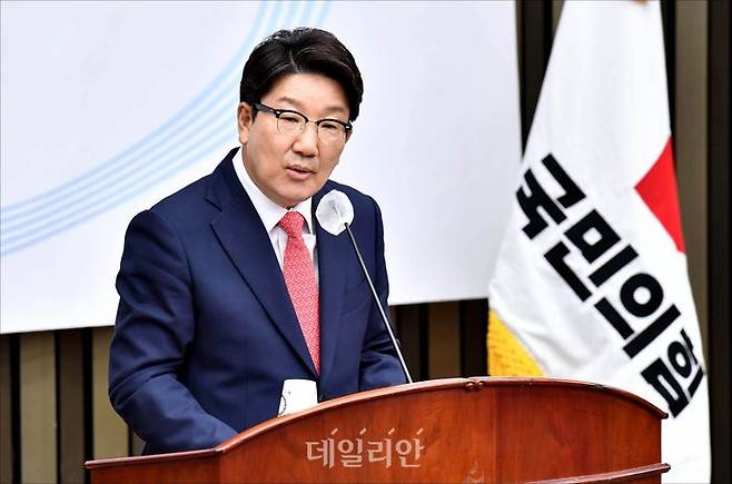 권성동 국민의힘 원내대표가 4일 서울 여의도 국회에서 열린 국민의힘 긴급의원총회에서 발언하고 있다. (공동취재사진) ⓒ데일리안 홍금표 기자