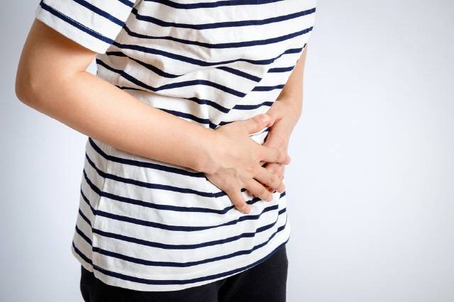 여행자 설사를 겪을 때는 물을 충분히 마셔주는 것이 가장 중요하다./사진=클립아트코리아
