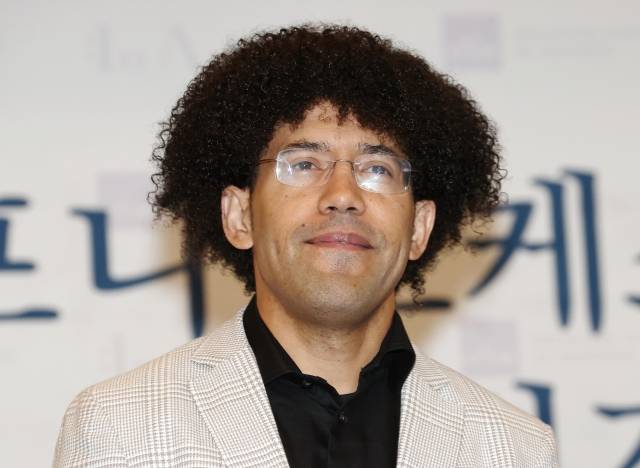 5일 오전 서울 강남구 그랜드인터컨티넨탈서울파르나스호텔에서 열린 몬트리올 심포니 오케스트라 내한공연 기자회견에서 라파엘 파야레 음악감독이 참석하고 있다.    연합뉴스