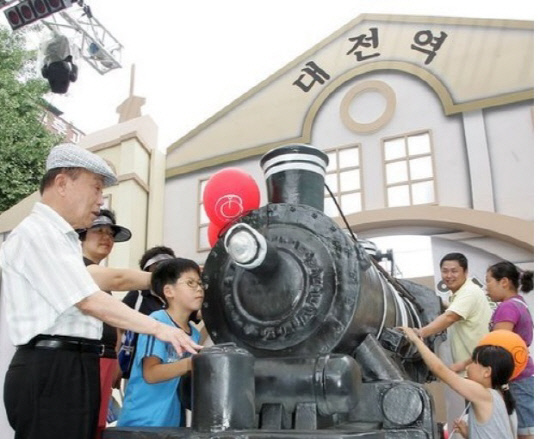 2009년 0시축제에 등장한 모형 증기기관차