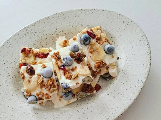 여름 더위를 식혀줄 요거트 바는 만드는 법도 간단하다. 사진 신혜원