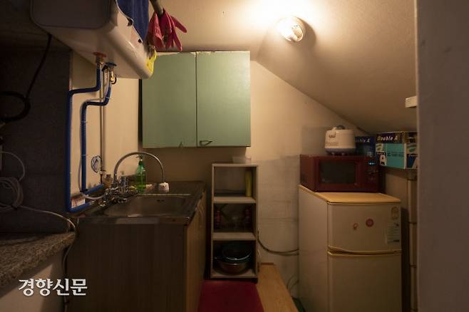 6일 서울 연세대 신촌캠퍼스 제3공학관 지하주차장에 위치한 청소노동자 휴게실. 문재원 기자