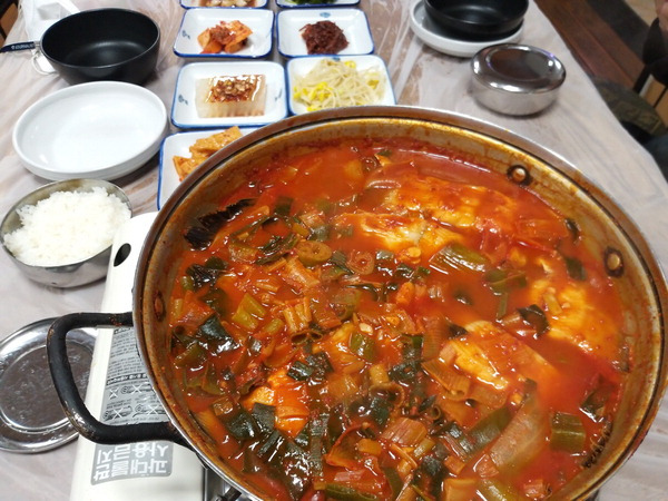 영덕에서만 맛 볼 수 있다는 미주구리 찌개