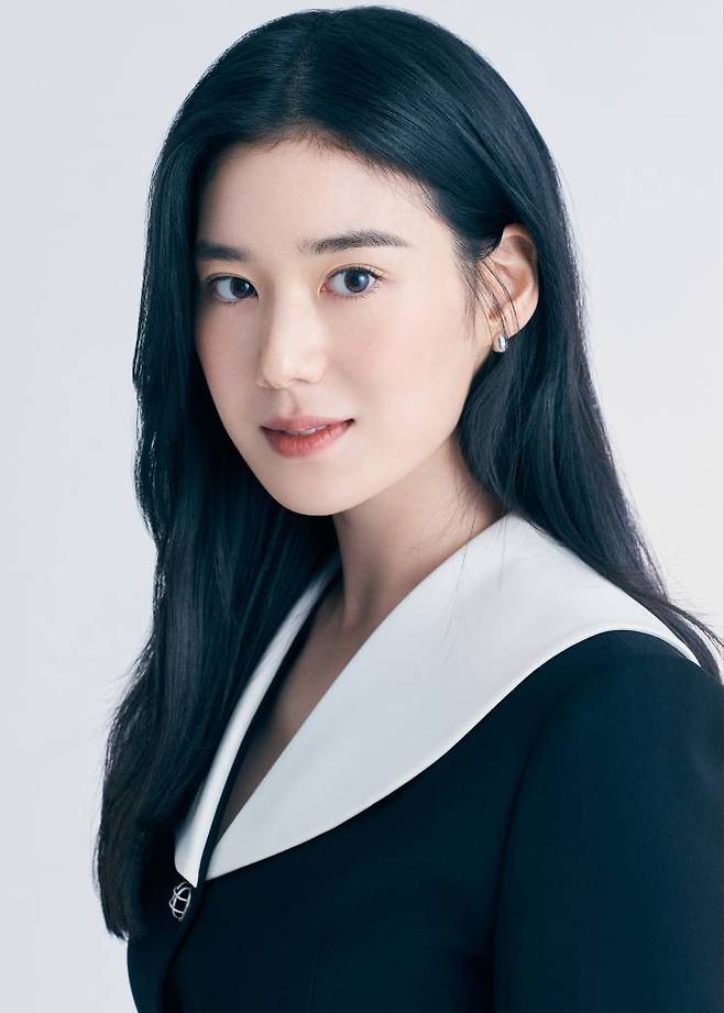 쿠팡플레이 오리지널 드라마 '안나'의 배우 정은채가 7일 오전 진행된 라운드 인터뷰를 위해 포즈를 취하고 있다. '안나'는 이름, 가족, 학력, 과거까지 사소한 거짓말을 시작으로 완전히 다른 사람의 인생을 살게 된 여자의 이야기다. /사진제공=쿠팡플레이 2022.07.07 /사진=이동훈 기자 photoguy@