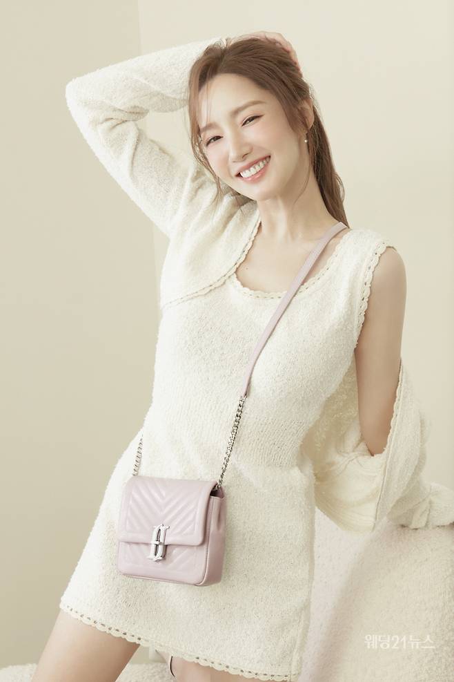 사진 : 배우 박민영 (사진제공 : 제이에스티나 핸드백)