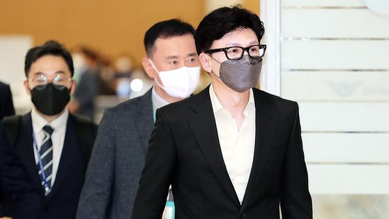 7월 7일 오후 한동훈 법무부 장관이 미국 출장을 마치고 인천국제공항을 통해 귀국하고 있다. 뉴스1