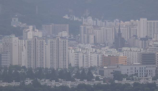 서울 남산에서 바라본 서울 강남 시내. [연합]