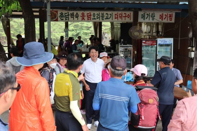 장제원 국민의힘 의원이 공개한 지지모임 ‘여원산악회’ 지난 9일 행사 모습. 장 의원 페이스북