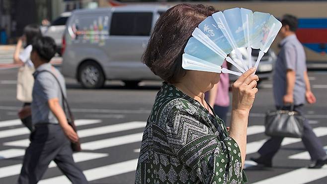 전국 대체로 흐리고 무더위…남부는 곳곳 돌풍 동반 소나기 [연합뉴스 자료사진]