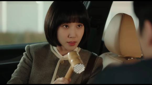 '이상한 변호사 우영우' 5화 선공개 영상이 게재돼 관심을 모으고 있다. [사진='이상한 변호사 우영우' 5화 선공개 영상 캡쳐]