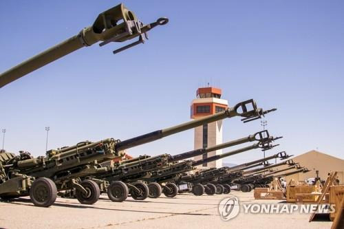 우크라이나로 지원되는 미군의 155mm 곡사포 [로이터 연합뉴스 자료사진. 재판매 및 DB 금지]