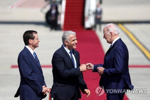 이스라엘 총리와 주먹인사 하는 바이든 미국 대통령 [EPA=연합뉴스. 재판매 및 DB 금지]