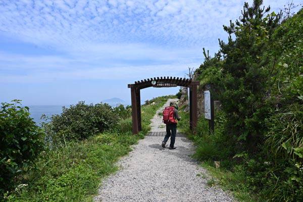 소매물도 등대길 출입문.