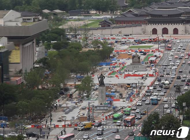 공사 중인 서울 종로구 광화문광장. /뉴스1 © News1 송원영 기자