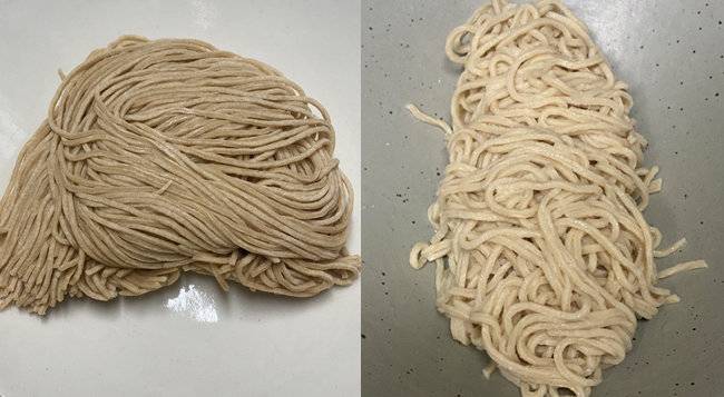 삶기 전의 단백질국수(왼쪽). 삶아 익히면 꽤 통통해지는 단백질국수. [김민경]