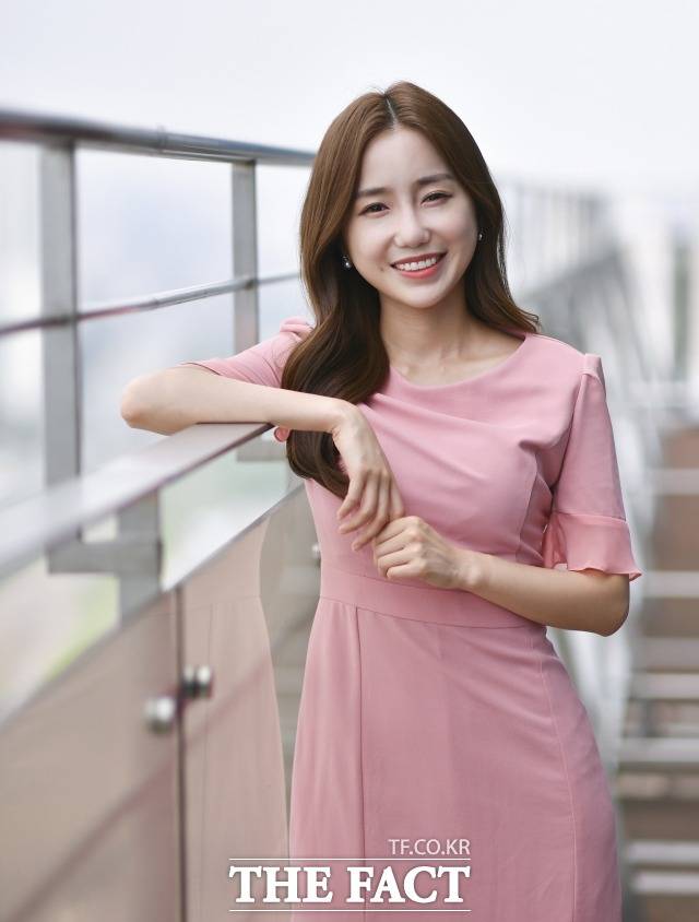 2013년 걸그룹 LPG로 데뷔한 박서휘는 아나운서와 연극 배우로서 활발한 활동을 펼치고 있다. /윤웅 기자