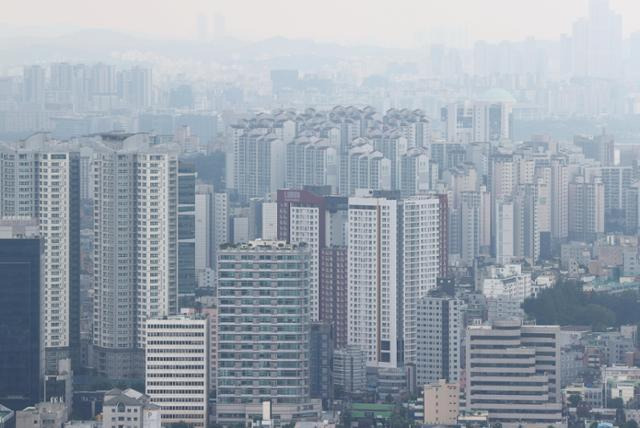 서울 남산에서 바라본 아파트 단지. 연합뉴스