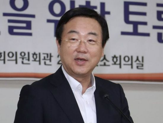 윤석열 정부의 '경제 규제혁신 태스크포스(TF)' 공동팀장으로 내정된 김종석 한국뉴욕주립대 석좌교수(전 새누리당 의원). /