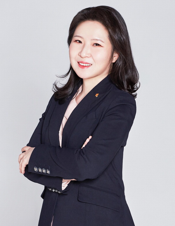 박은혜 쉼표 사무국장이 상병수당 시범사업의 지속가능성에 대해 설명하고 있다.