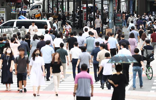 12일 점심시간 서울 종로구의 식당가. /연합뉴스