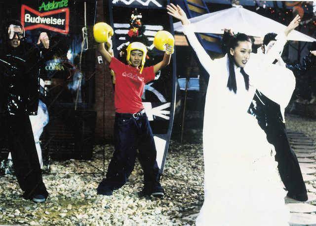 1995년 발표된 룰라의 '천상유애' 뮤직비디오 촬영 장면. 한국일보 자료사진