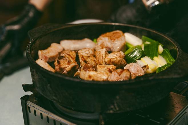 고도식의 대표 메뉴인 '알등심'