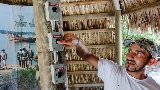 다중 언어 사용자들은 특정 언어의 스위치를 켜고 끄는 게 아니라, 모든 언어가 머릿속에서 활동중인데 그중 원치 않는 것을 의식적으로 억제한다